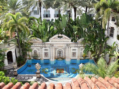 versace mansion statue